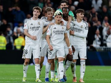 Con diez fechas por disputar, el título parece que estará definido entre Barcelona y Real Madrid. EFE/ S. Pérez.