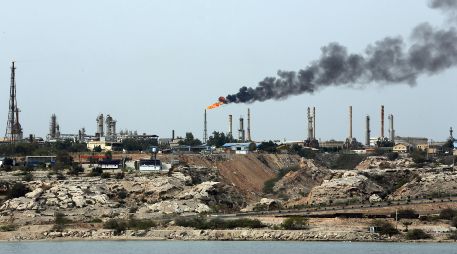 Ubicada frente a la costa iraní, Kharg se ha convertido en una de las instalaciones energéticas más estratégicas del país. EFE/A. Taherkenareh