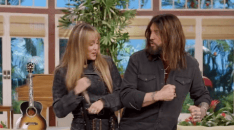 Desde que comenzó su carrera en el entretenimiento, Cyrus ha destacado por seguir un proceso creativo muy personal.  ESPECIAL/DISNEYPLUS