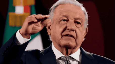 Durante su gobierno, López Obrador firmó un convenio con Cuba para contratar médicos de la isla y traerlos al país y, a su vez, cumplió con envíos de petróleo. EFE/J. Méndez