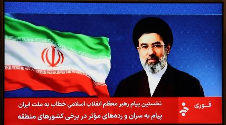 Una imagen del líder supremo iraní, el ayatolá Mojtaba Jamenei, mostrada en la televisión estatal iraní. EFE/EPA/A. Taherkenareh