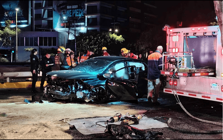 Además de la mujer que perdió la vida en el sitio, también resultaron lesionados el conductor y una joven más. CORTESÍA/M. Zaragoza