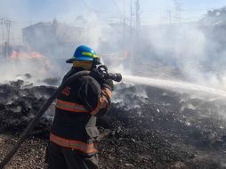 Autoridades informaron que el incendio afectó un área de almacenamiento dentro de la empresa. EL INFORMADOR/ARCHIVO
