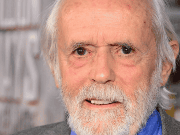 Matt Clark fue un reconocido actor y director estadounidense, recordado por muchos por su papel como el camarero Chester en Volver al futuro III. AFP / ARCHIVO