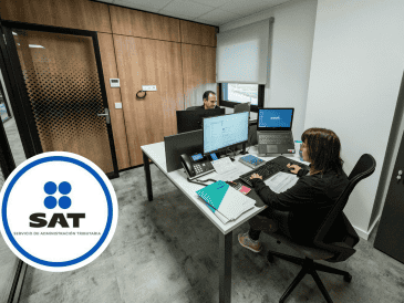 Con esta estrategia, el SAT busca fortalecer la supervisión del cumplimiento fiscal y detectar con mayor rapidez operaciones irregulares dentro de la cadena productiva. UNSPLASH / CANVA