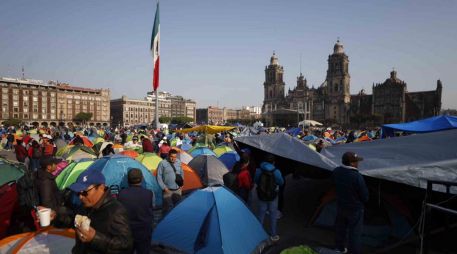 En la Ciudad de México, la CNTE desarrolla una marcha desde el Ángel de la Independencia con destino al Zócalo capitalino. SUN / D. Símón Sánchez