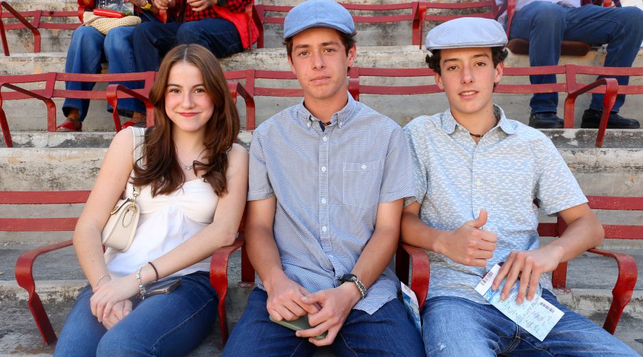 Chantal Vizcaíno, Íñigo y Roberto Hernández. GENTE BIEN JALISCO / Revista del 20 de marzo 2026