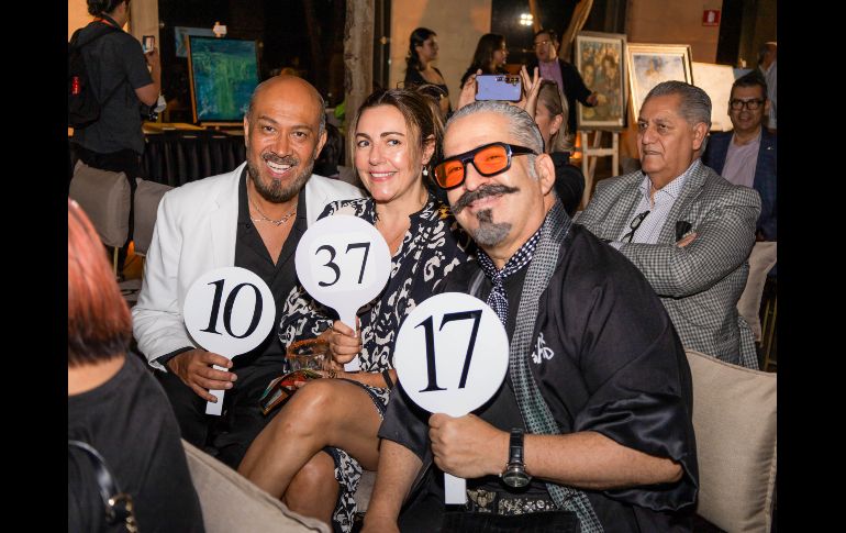 Antonio Gómez, Andrea París y Eduardo Revilla. GENTE BIEN JALISCO /  A. Rodríguez