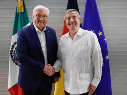 El presidente de Alemania, Frank-Walter Steinmeier (i), fue recibido por el canciller Juan Ramón de la Fuente (d) en Quintana Roo. ESPECIAL/SRE