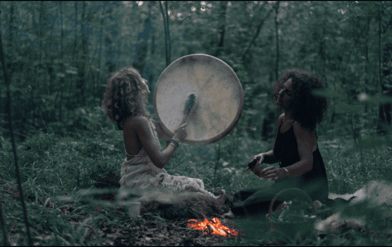 Hay múltiples rituales pero uno de los más difundidos es el de la siembra de intenciones. CANVA