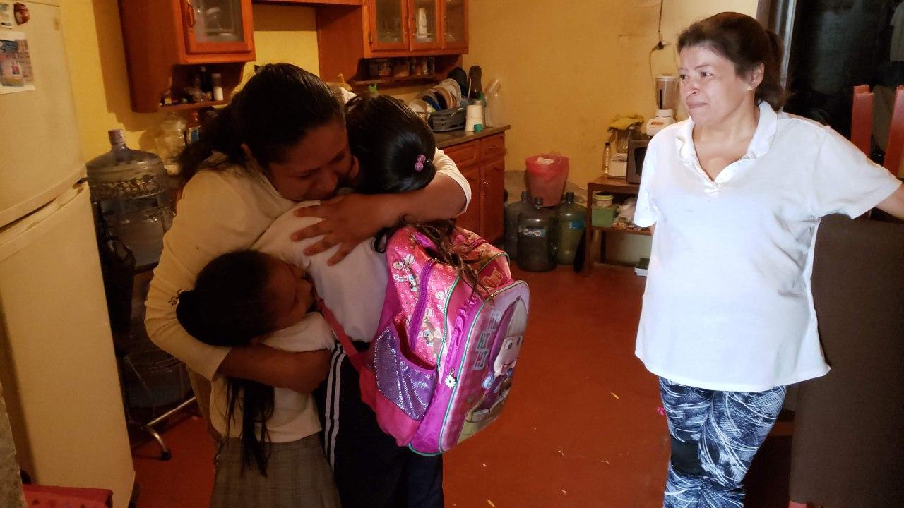 Reencuentro de Samantha con sus hijas
