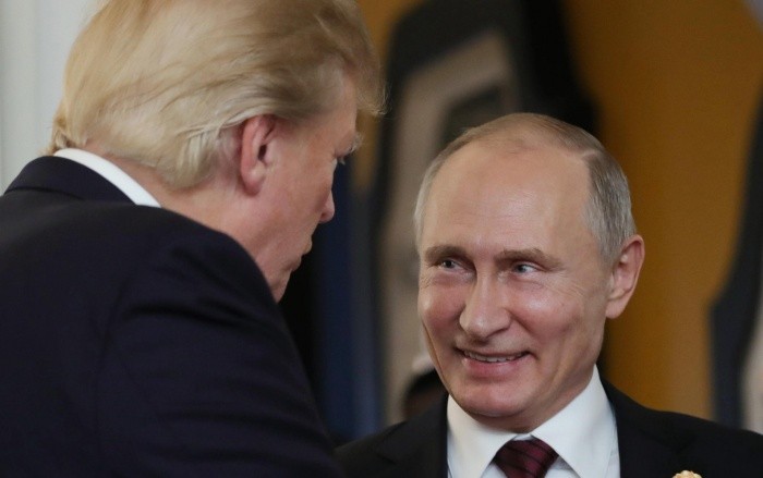 Los dos presidentes se reúnen en el marco del encuentro del Foro de Cooperación Asía-Pacífico (APEC). AFP / M. Klimentyev