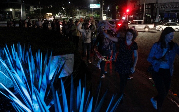 Decenas de personas se congregaron en la glorieta de La Minerva al grito de 