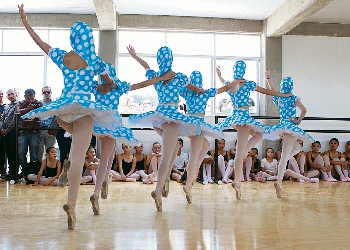 140604,REVISYA,MAV018,ESCUELA MUNICIPAL DE DANZA, DENTRO DEL CENTRO MULTIDICIPLINARIO EL VALLE EN TLAJOMULCO...SE REINAUGURO LA ESCUELA MUNICIPAL DE DANZA, ASISTIEL ALCALDE DE TLAJOMULCO ISMAEL DEL TORO.