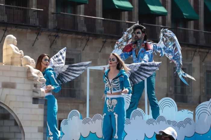 EUM20211031SOC0.JPG CIUDAD DE MÉXICO.  City/CDMX-Desfile.- Inicia desfile del Día de Muertos 2021 en la Ciudad de Mexico. En la imagen el actor Ariel Miramontes, que interpreta a Albertano Santa Cruz Martínez. Foto: Agencia EL UNIVERSAL/Berenice Fregoso/LCG.