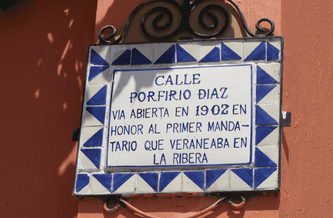 Placa conmemorativa a Porfirio Díaz