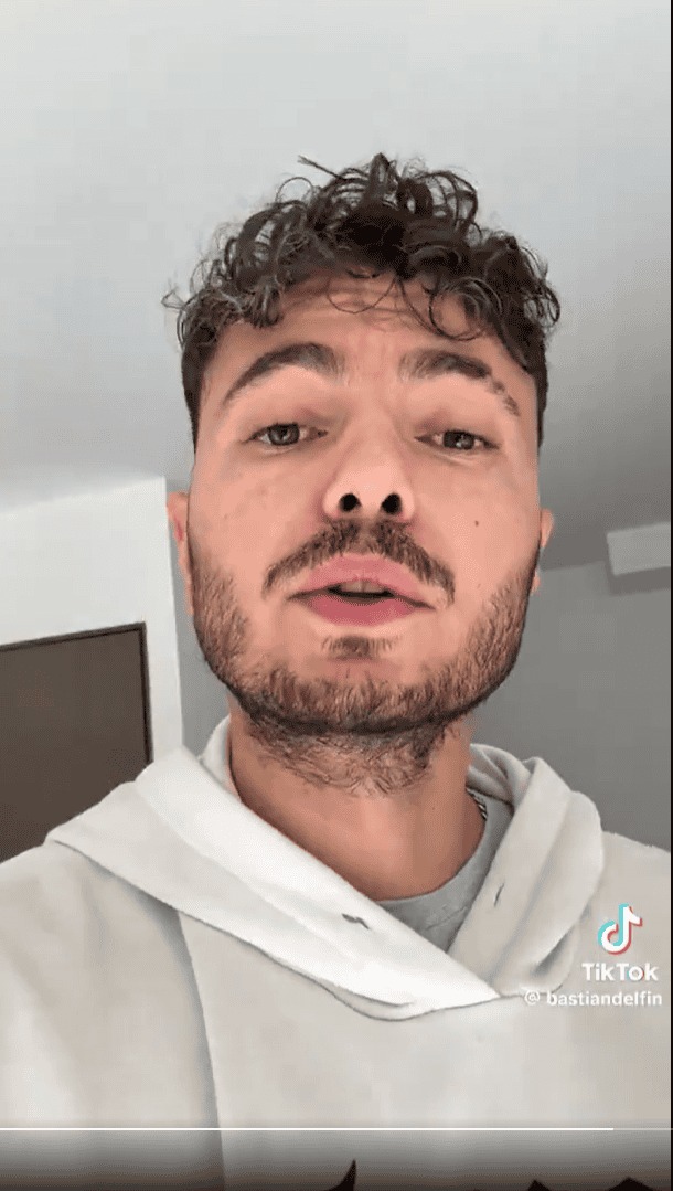 Bastian, el influencer y anfitrión del podcast 